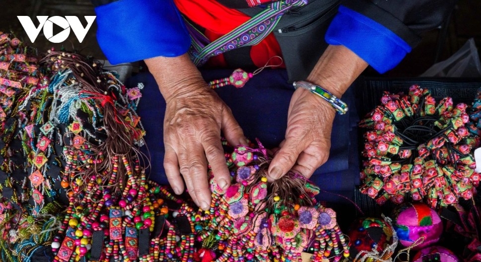 Indigo hues and Mong brocade light up Hanoi